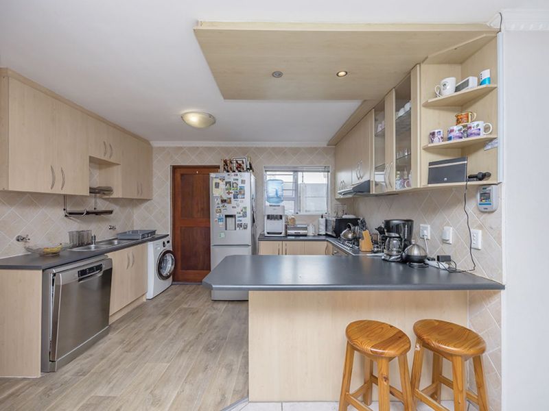 House For Sale in Parklands - Photo 6