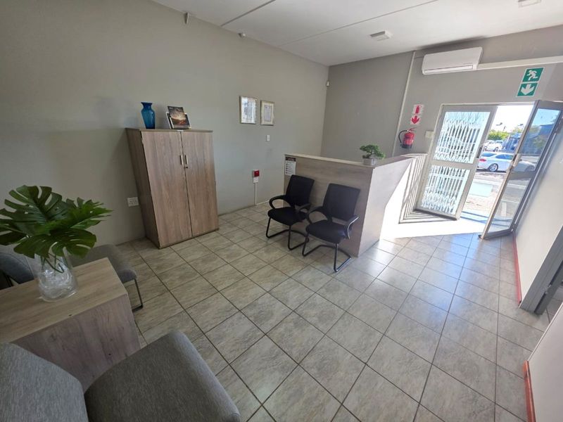 Office For Sale in Albertynshof - Photo 2