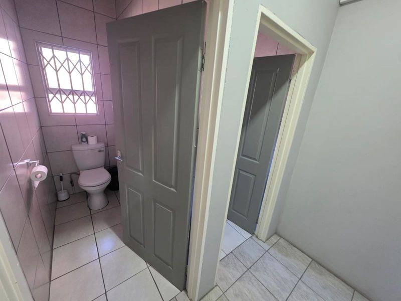 Office For Sale in Albertynshof - Photo 4