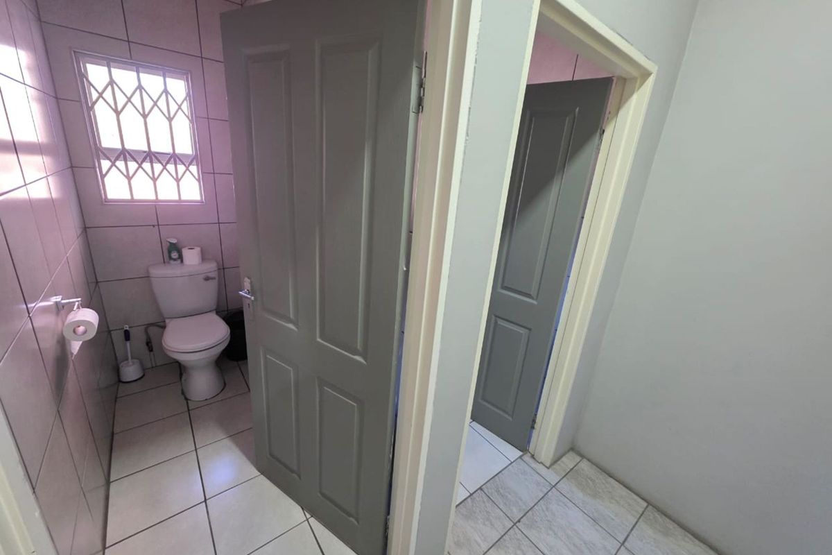 Office For Sale in Albertynshof - Photo 4