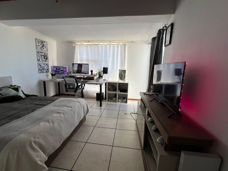 Townhouse For Sale in Boland Park - Photo 10