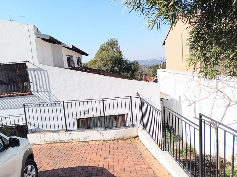 House For Sale in Northcliff - Photo 5