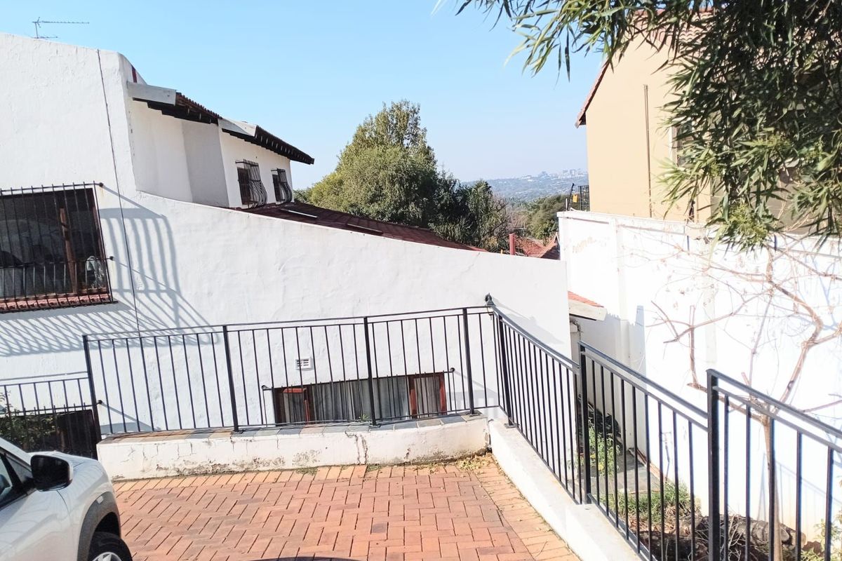 House For Sale in Northcliff - Photo 5