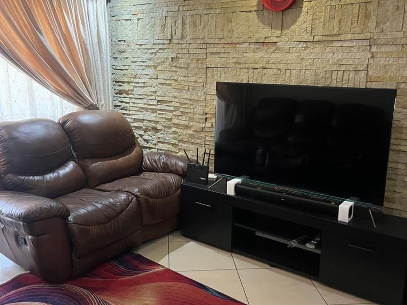 House For Sale in Savannah Country Estate - Photo 7