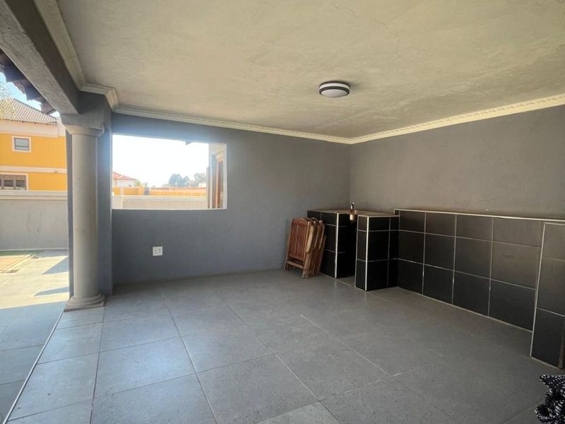 House For Sale in Savannah Country Estate - Photo 5