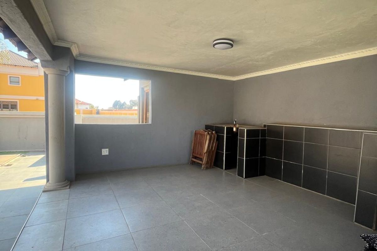 House For Sale in Savannah Country Estate - Photo 5