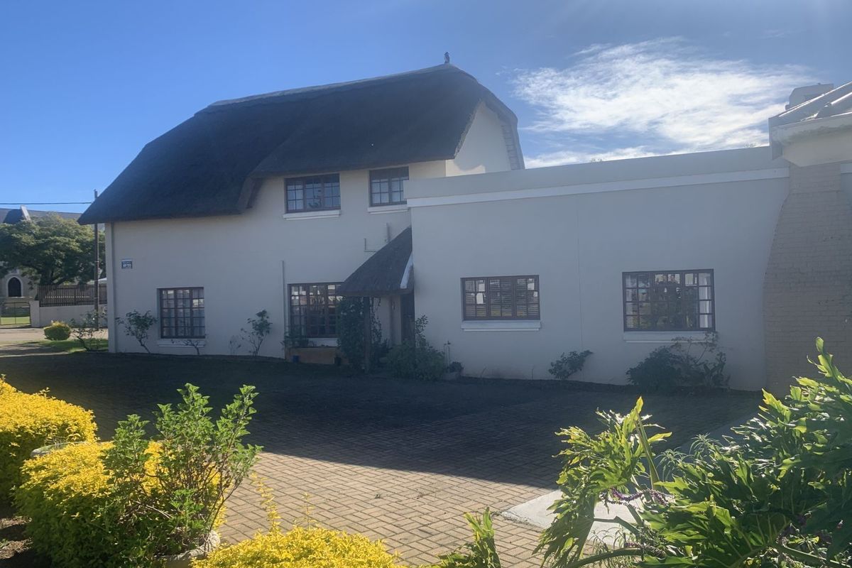 House For Sale in Albertinia Central - Photo 4