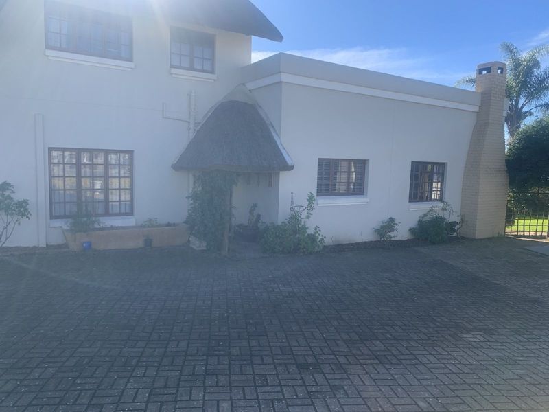 House For Sale in Albertinia Central - Photo 6