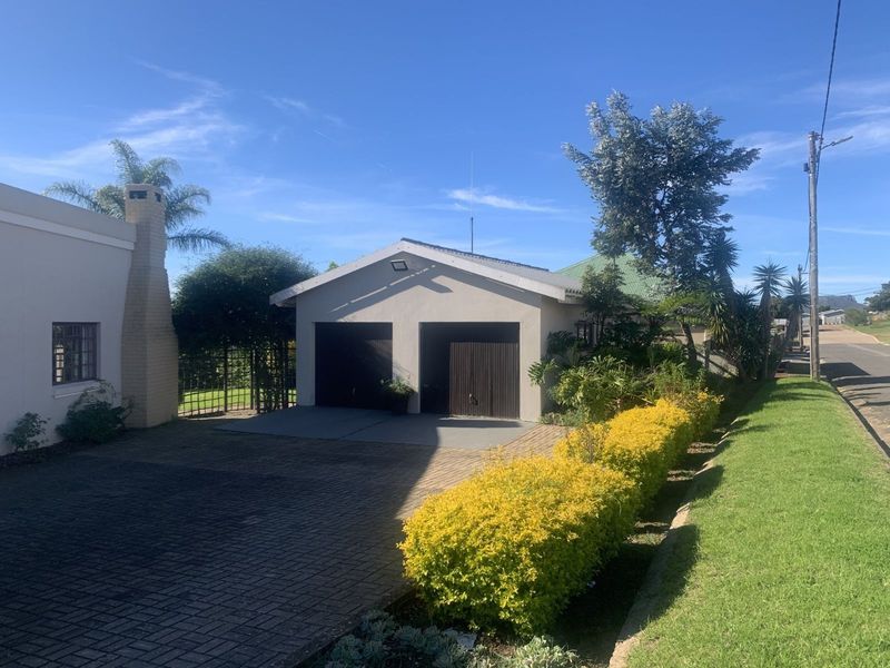 House For Sale in Albertinia Central - Photo 7