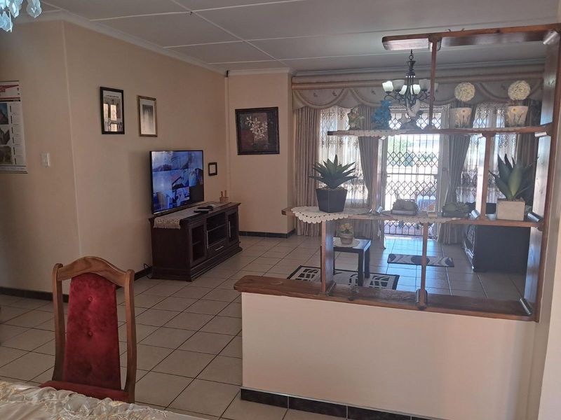 House For Sale in Malvern - Photo 10