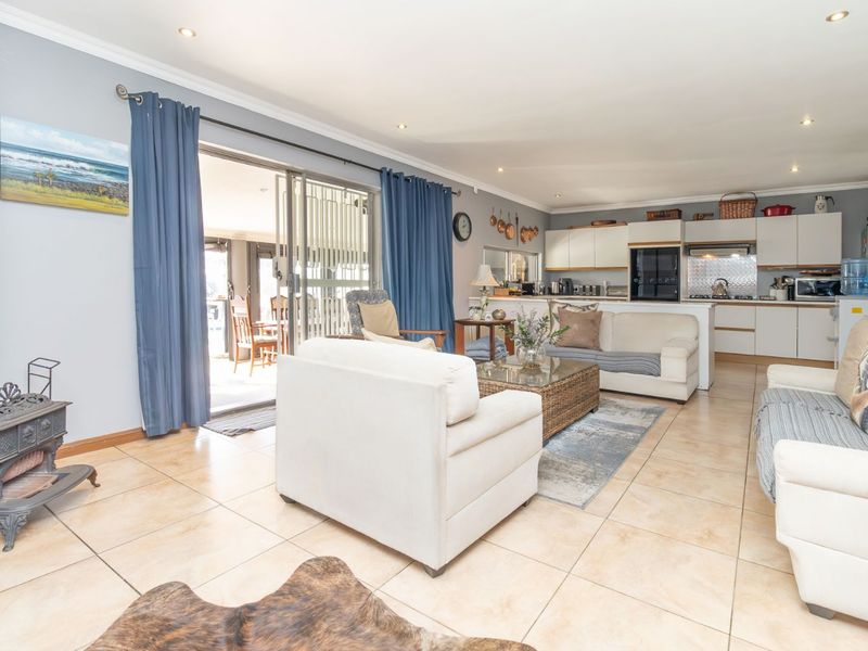 House For Sale in Randpark Ridge - Photo 7