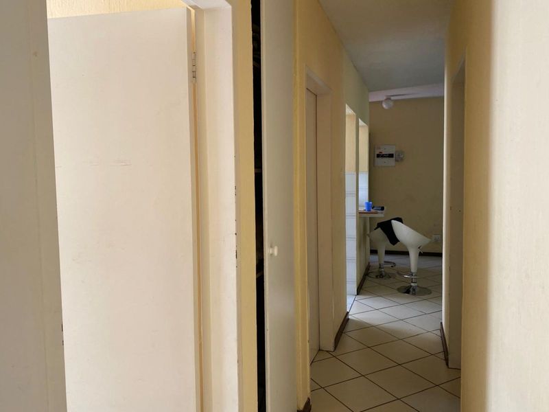 Apartment For Sale in Primrose - Photo 8