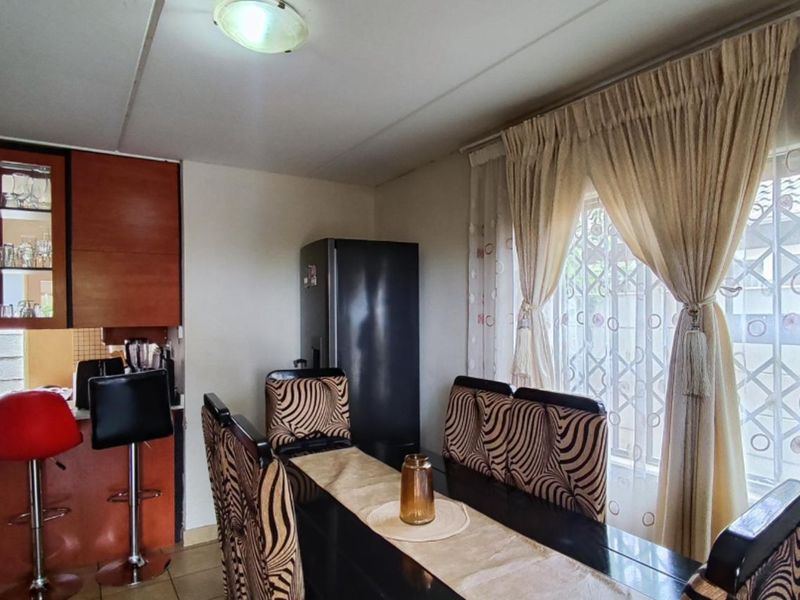 House For Sale in Albertsdal - Photo 2