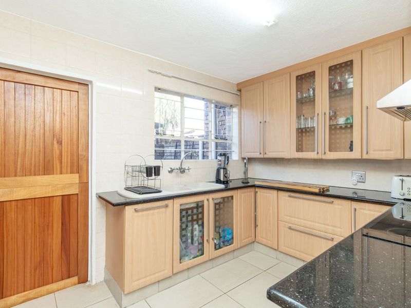 Townhouse For Sale in Fairland - Photo 8