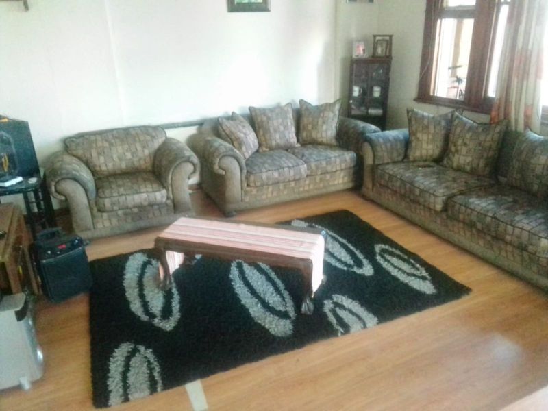 House For Sale in Primrose - Photo 5