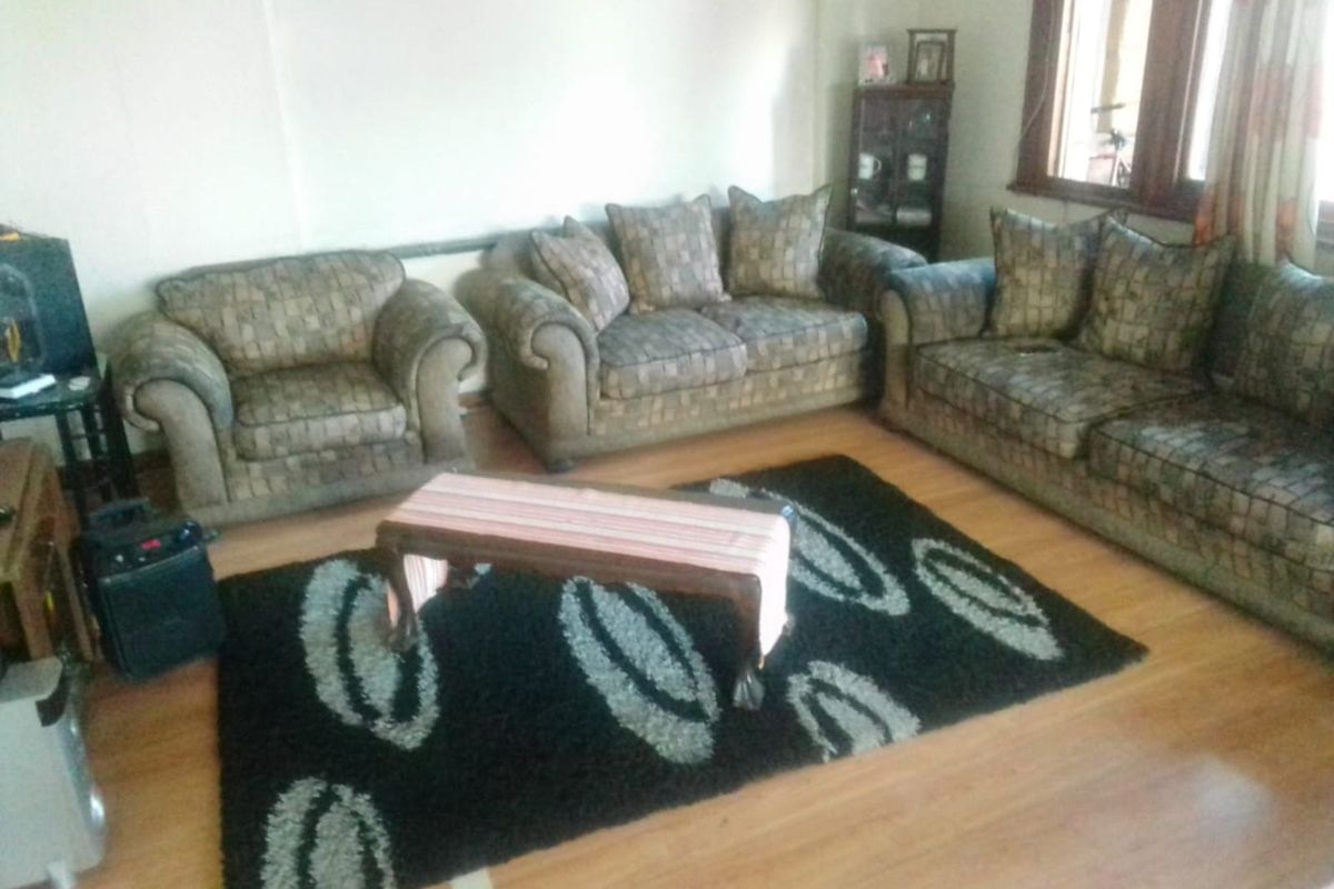 House For Sale in Primrose - Photo 5