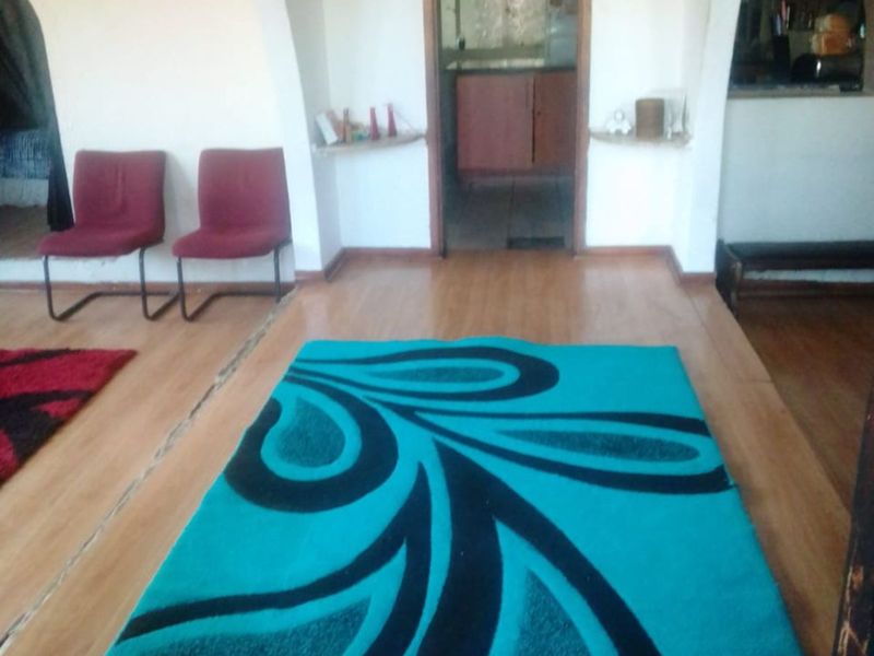 House For Sale in Primrose - Photo 4