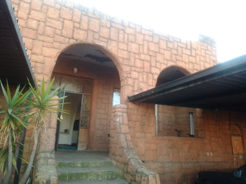 House For Sale in Primrose - Photo 3