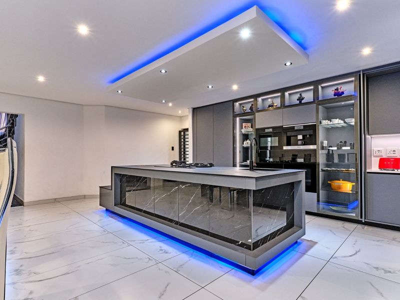 House For Sale in Northcliff - Photo 4