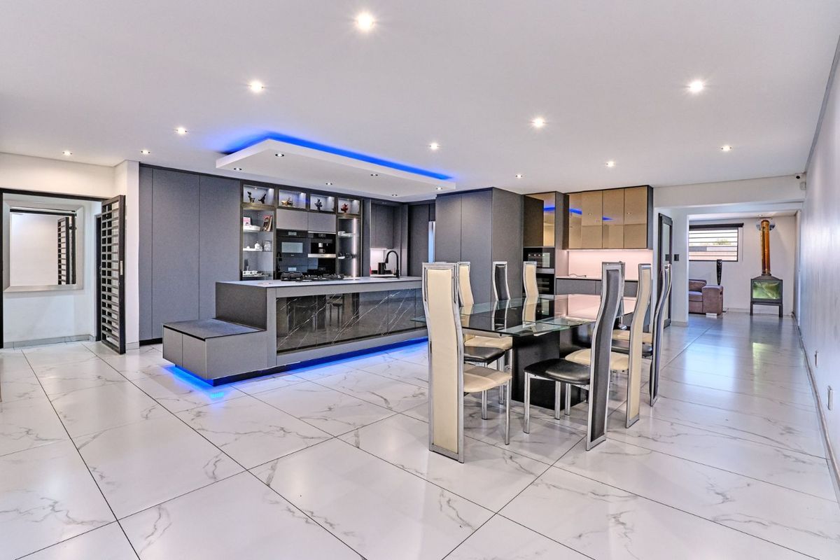 House For Sale in Northcliff - Photo 3