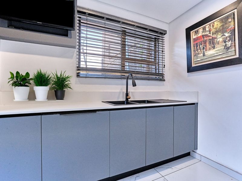 House For Sale in Northcliff - Photo 10