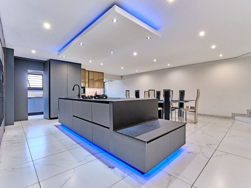 House For Sale in Northcliff - Photo 8