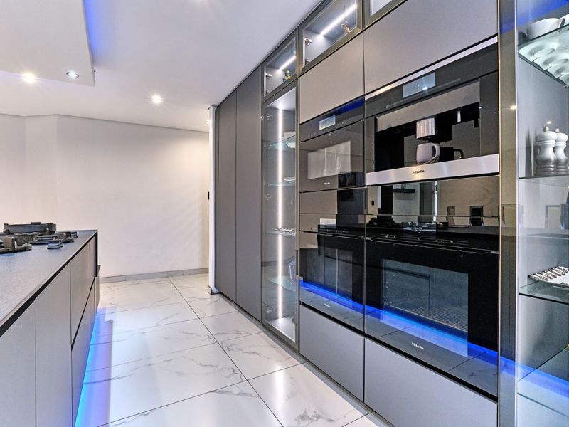 House For Sale in Northcliff - Photo 6