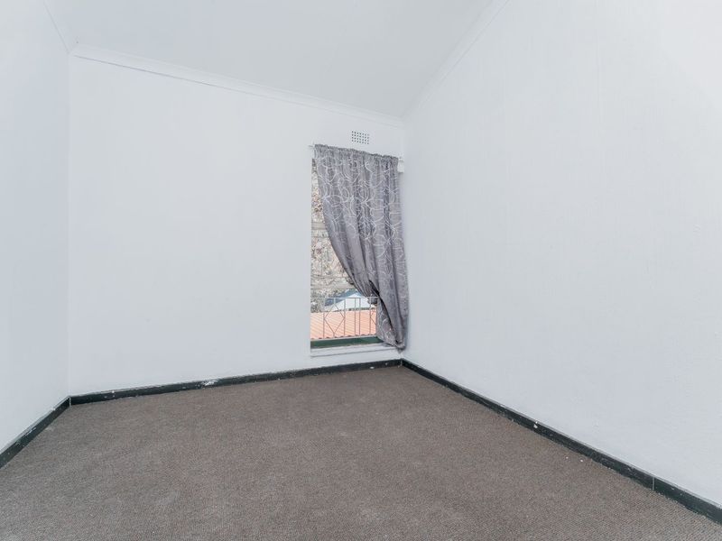 Townhouse For Sale in Windsor West - Photo 9