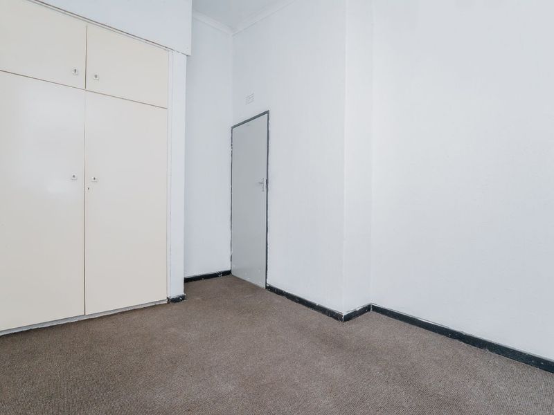 Townhouse For Sale in Windsor West - Photo 10