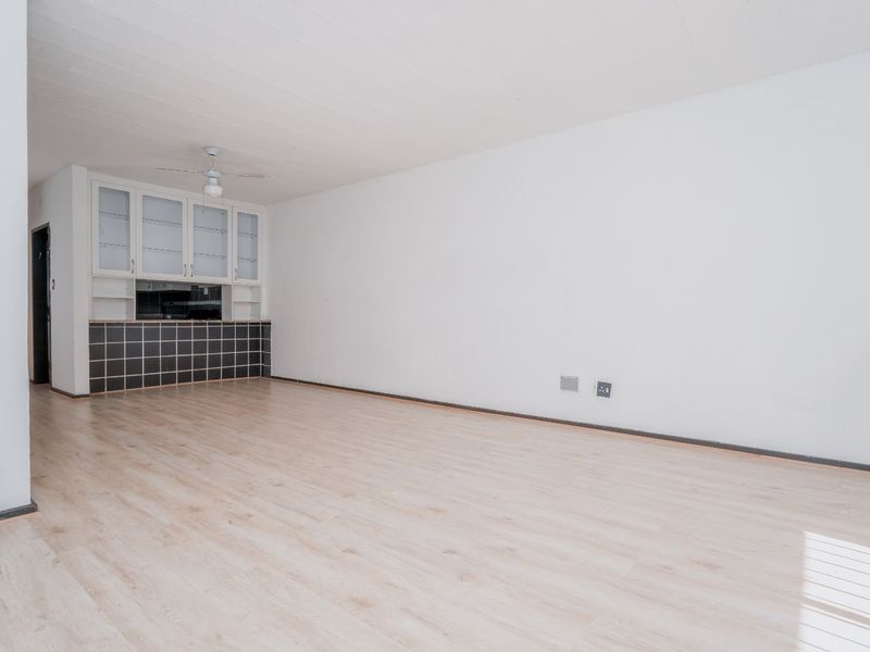 Townhouse For Sale in Windsor West - Photo 2