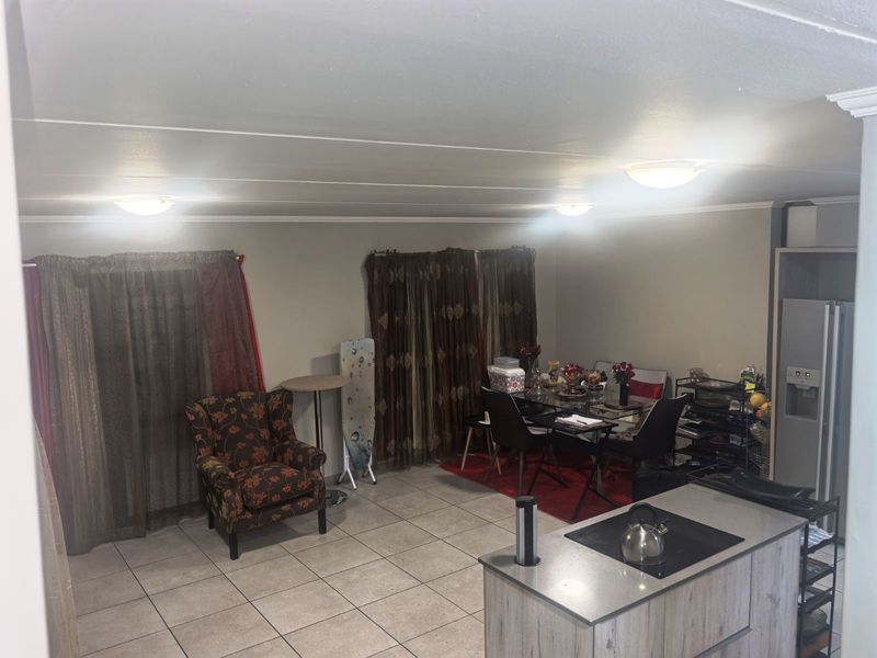 House For Sale in Amberfield - Photo 10