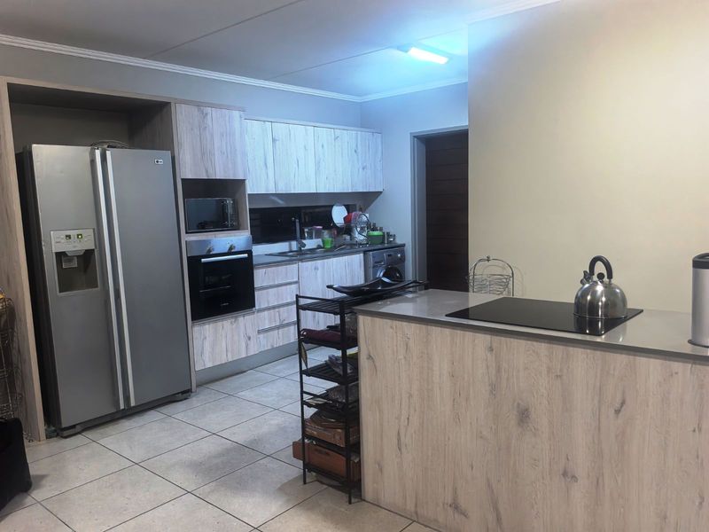 House For Sale in Amberfield - Photo 6