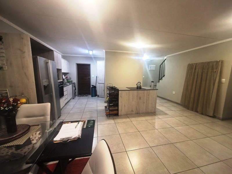 House For Sale in Amberfield - Photo 4