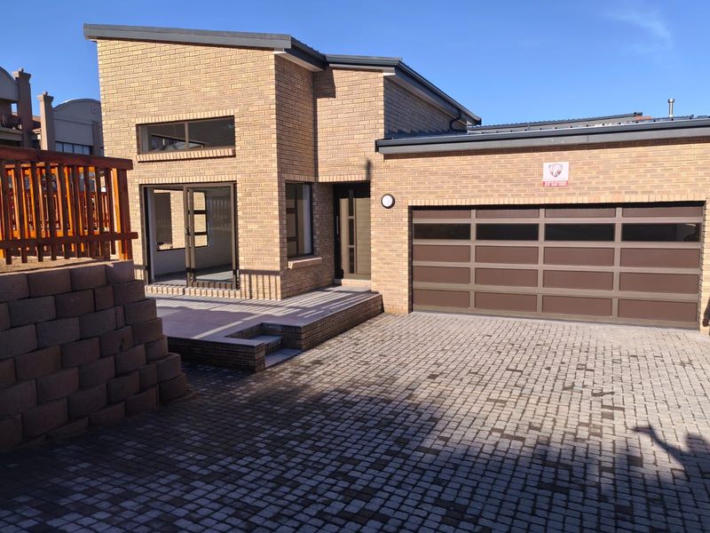 House For Sale in Dana Bay - Photo 2