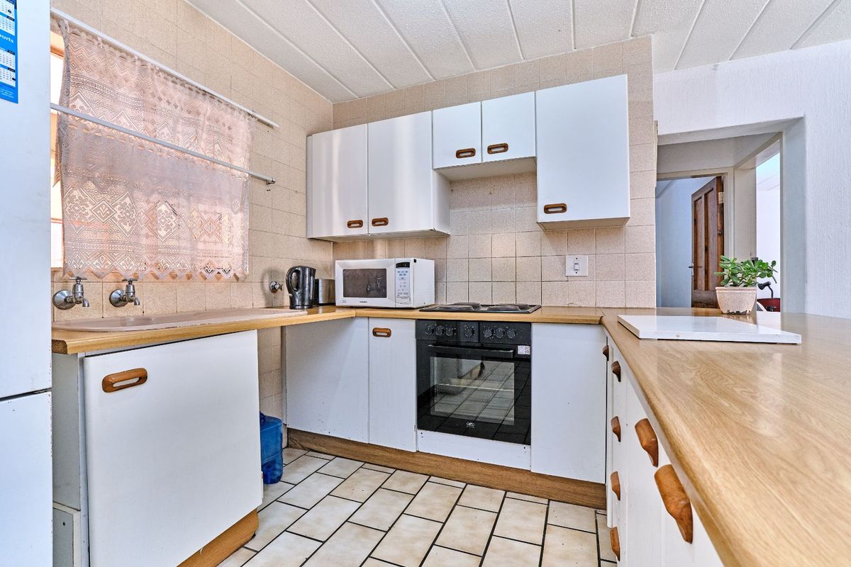 Apartment For Sale in Helderkruin - Photo 5
