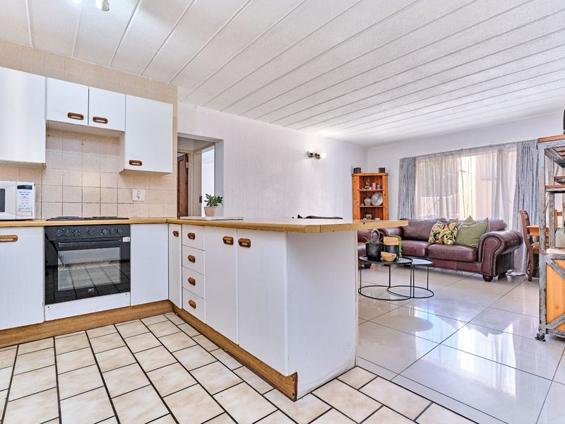 Apartment For Sale in Helderkruin - Photo 6