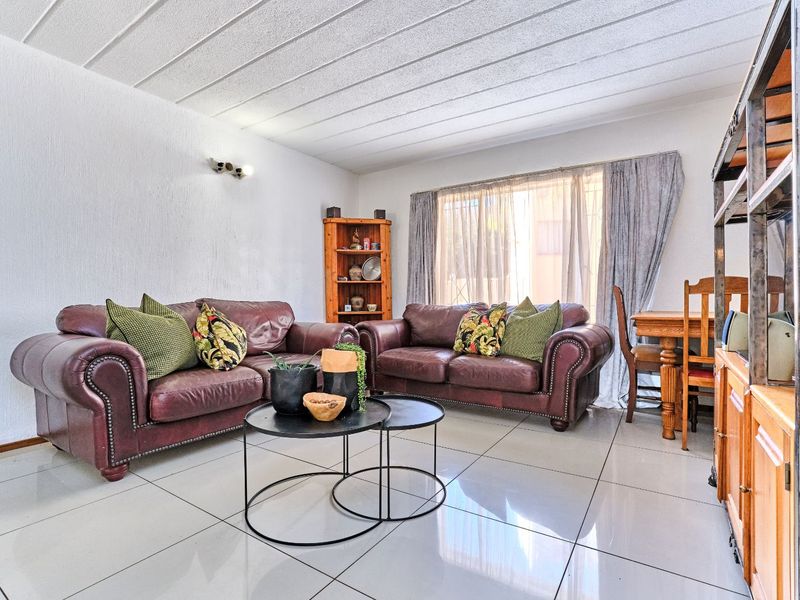 Apartment For Sale in Helderkruin - Photo 3