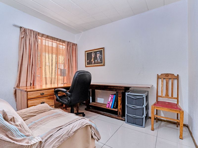 Apartment For Sale in Helderkruin - Photo 10