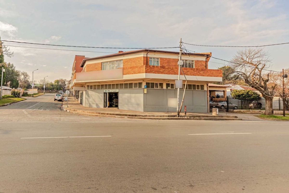 Retail For Sale in Georginia - Photo 2