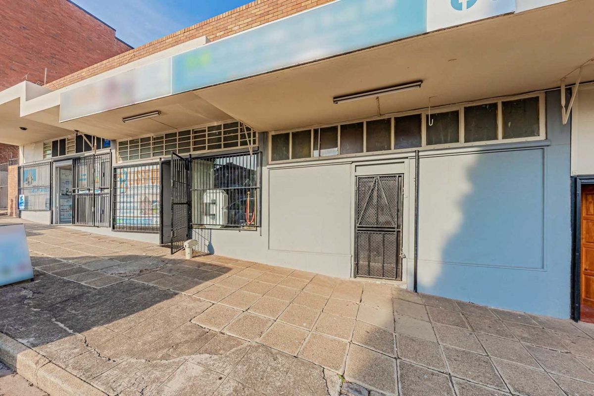 Retail For Sale in Georginia - Photo 3