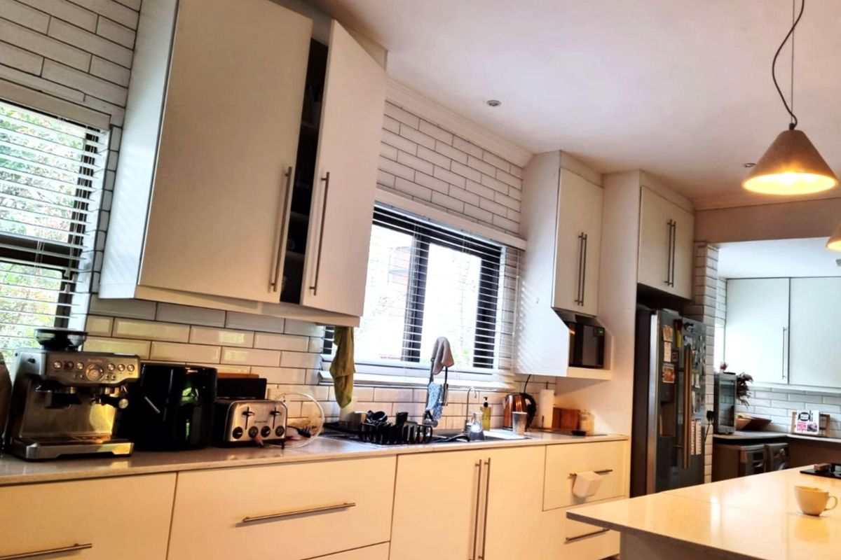 Townhouse For Sale in Eagles Landing - Photo 4