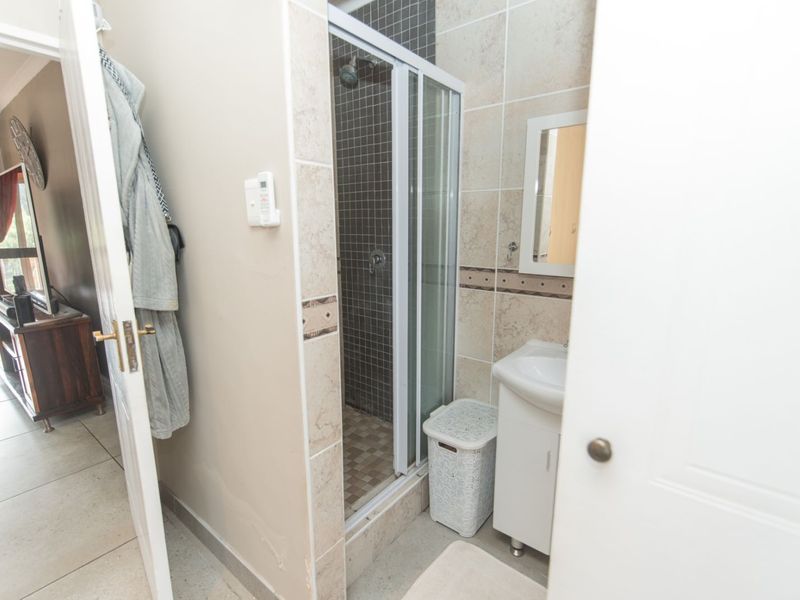 Townhouse For Sale in Glenroy Park - Photo 10