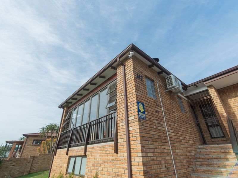 Townhouse For Sale in Glenroy Park - Photo 4