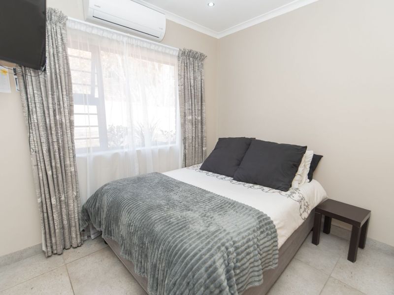 Townhouse For Sale in Glenroy Park - Photo 6