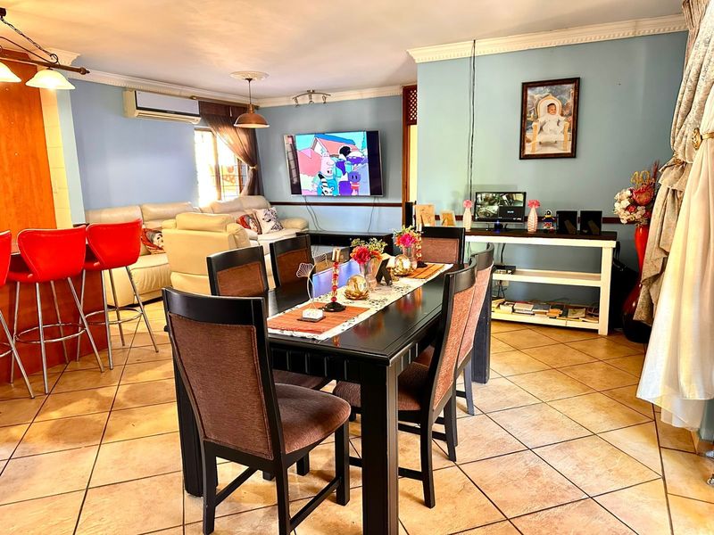 Townhouse For Sale in Heatherview - Photo 7