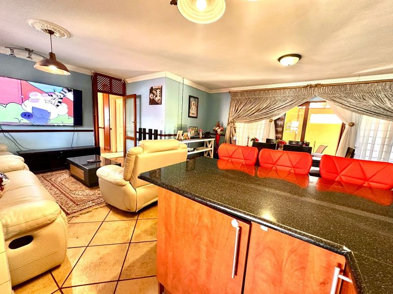 Townhouse For Sale in Heatherview - Photo 5