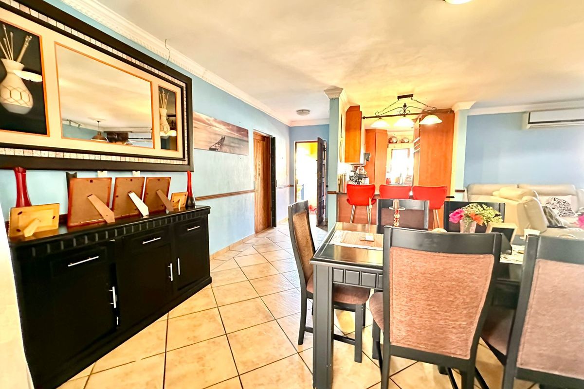 Townhouse For Sale in Heatherview - Photo 4