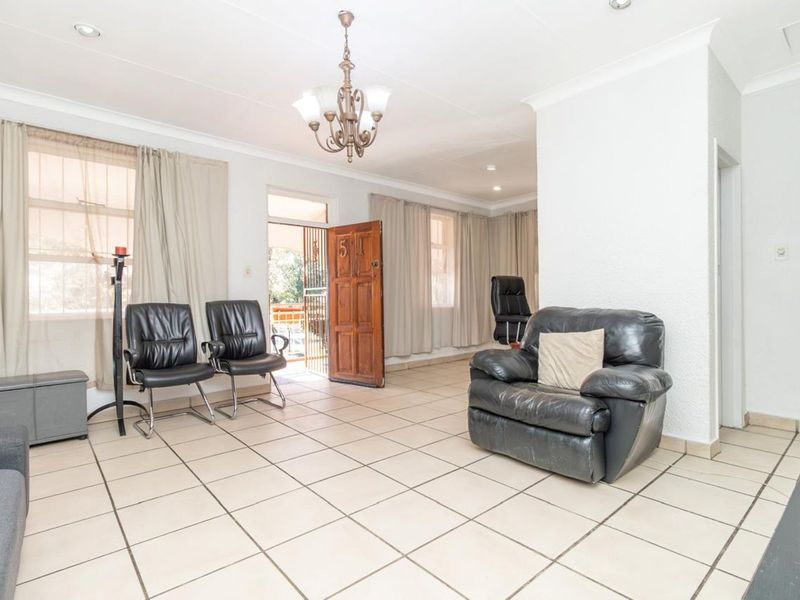 Apartment For Sale in Albertville - Photo 4