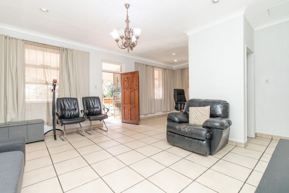 Apartment For Sale in Albertville - Photo 4