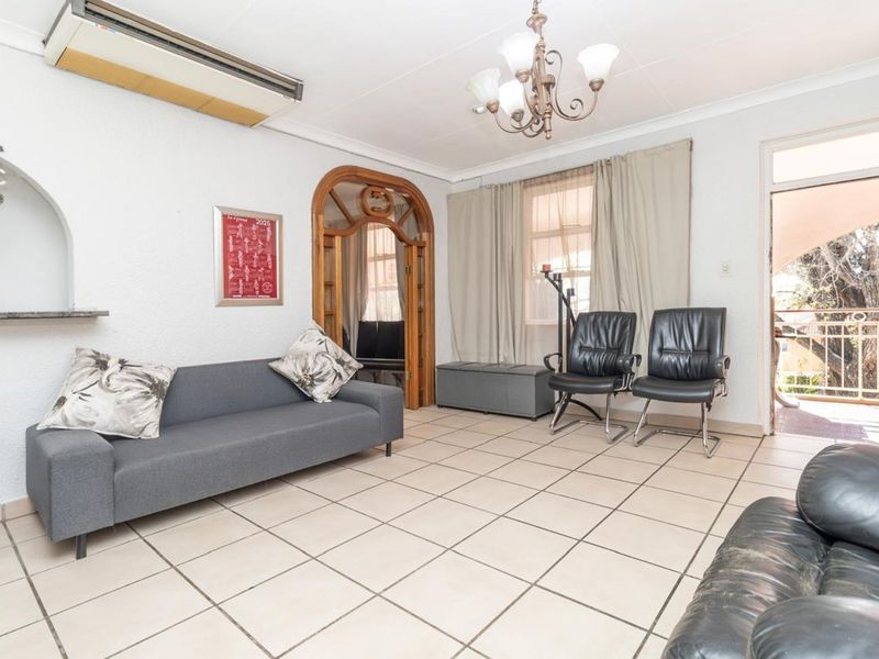 Apartment For Sale in Albertville - Photo 2